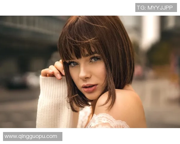 足球明星女友性感写真曝光引发热议网友热评不断