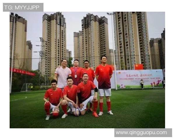 成都足球队荣登足球团队协作排行榜第七位展现团队精神与实力